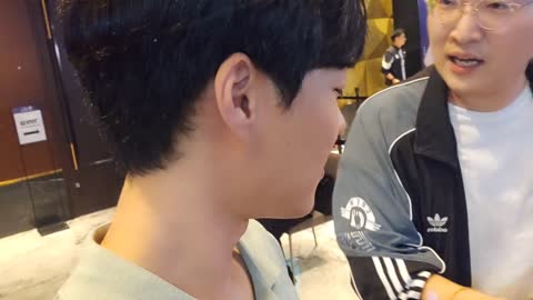 주륵주륵르르 - [클립]스맵 상호 문제를 맞히는 롤 보러 혼자 온 롤잘...