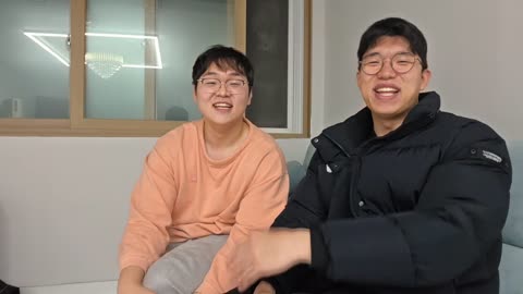 으악민초다 - [클립]지피티) 민교는 어떤 스토리야? / 아뚱) 민교가...