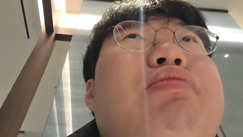 야바 - [클립]화 식힐려고 콘푸로스트 먹는 봉준