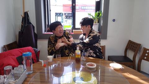 야바 - [클립][무수]동하 돌발 질문에 당황한 한둬얼 - &quot;너 김봉준 개...