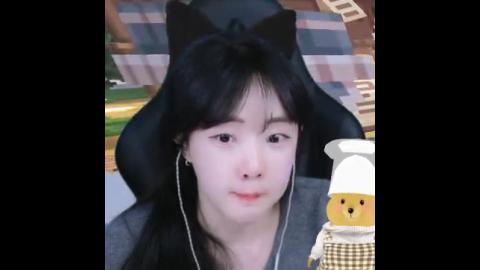 Kohlhaas - 봉준: 한자리가 비어? 맛만 볼까? / 임아니: 헉 / 봉준...