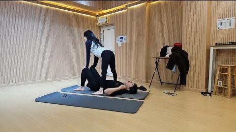 야바 - [클립]민교랑 같이 하는 요가교실이 그저 즐거운 꺄르르 도욤