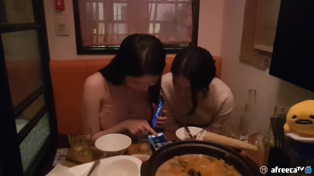 미녀 친구랑 홍대에서