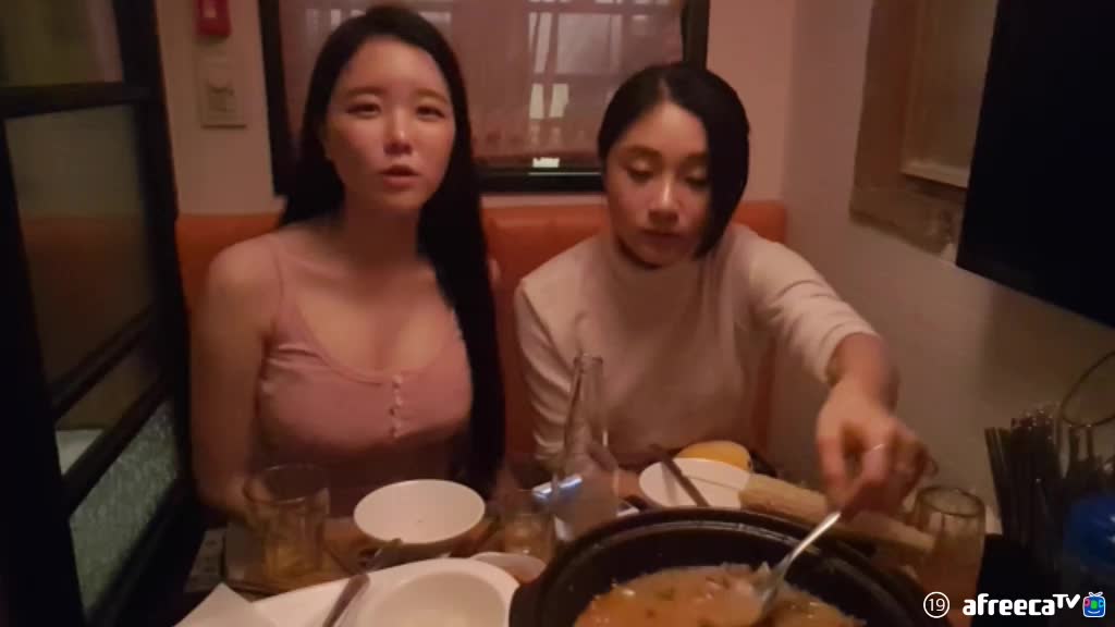 미녀 친구랑 홍대에서