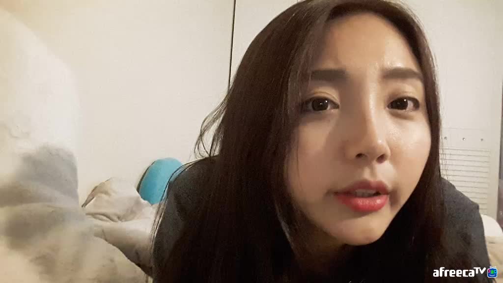 여자는 민낯이 예뻐야지