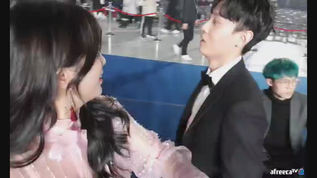 떠유니